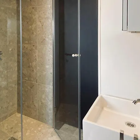 Stunning In W/ 2 Bedrooms *